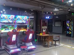 -嗨翻Hi-Fun竞技主题乐园·蹦床团建生日轰趴(荆川 国光1937店)