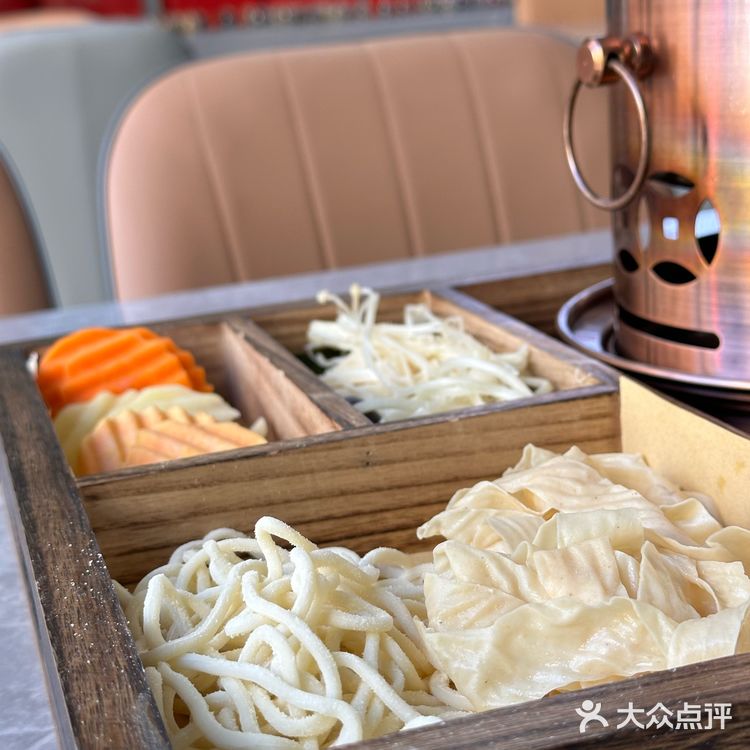 这是哈尔滨一家以养生为主的膳食小火锅！！！