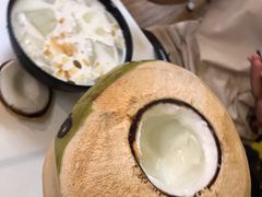 -志龙皇冠吃货椰子铺