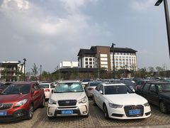 -融创茂-停车场