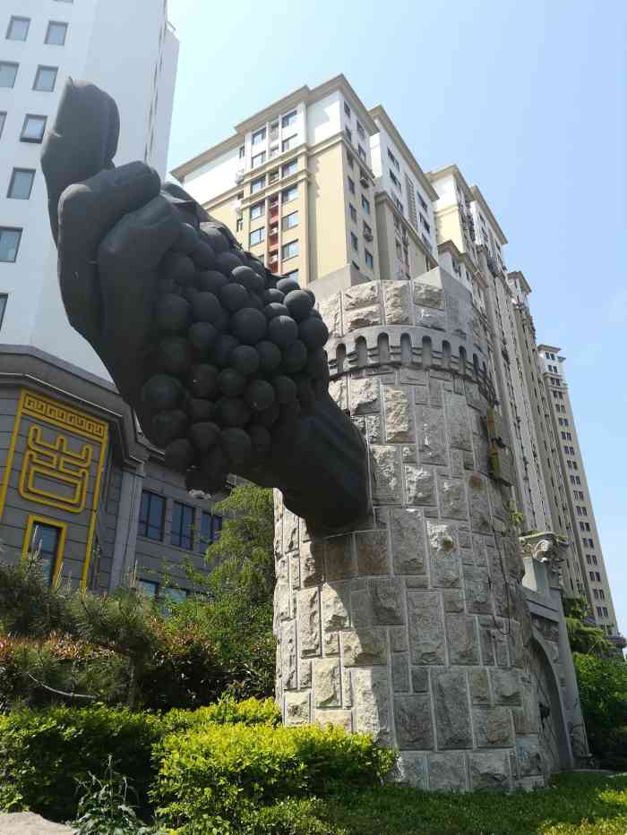 十五大街古玩城-"十五大街古玩城里面有个尖山艺术沙龙,经常.