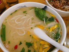 过桥米线-蝴蝶泉宾馆-中餐厅