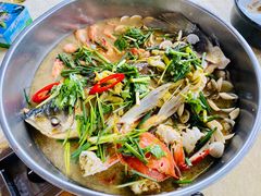 吹涨鱼虾蟹-一煲鸽