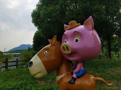 -田园东方蜜桃村的田野营地