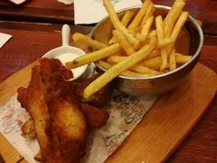 鳕鱼饼配薯条-玛格萝妮比萨屋(四平店)