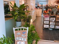 -FLOVIE FLORIST CAFE