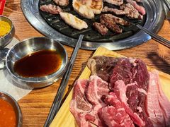 -江南猪肉商会无限续吃(弘大店)