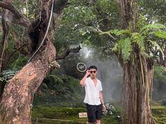 -Chom Cafe and Restaurant