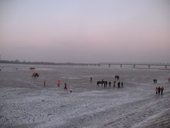 -人民防洪胜利纪念塔