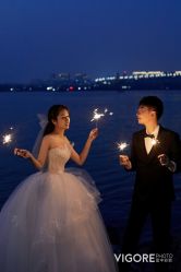 -雪中彩影婚纱摄影·微光艺术中心