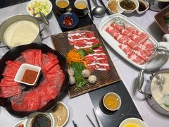 -红鼎豆捞·非遗鲍皇汤火锅(宝丰路店)