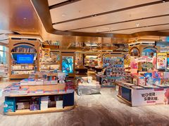 -凤凰国际书城(凤凰广场店)