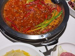 -茅草房·河畔园林火锅