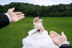 -喜爱高定婚纱摄影