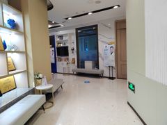 -柏乐口腔医院·舒适化无痛种植牙中心(东盟商务区院)