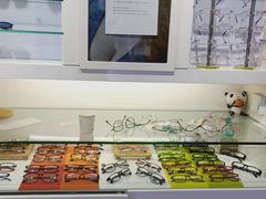 -提一眼镜·蔡司·依视路(小寨店)