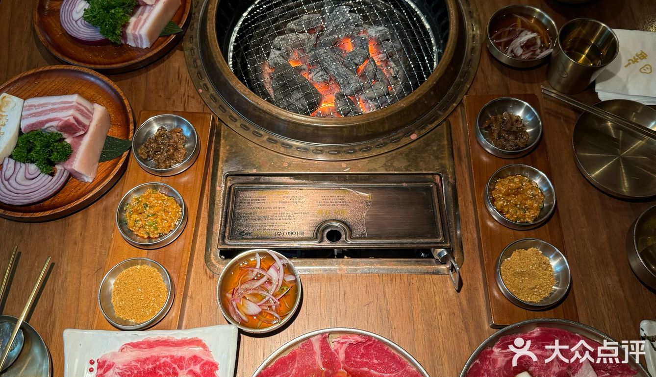 大概是杭州蕞好吃的烤肉了！！！生菜小食无限续