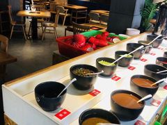 自助调料区-牛很鲜潮汕牛肉火锅(乐清店)