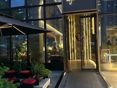 -铭牛烧肉·和牛海鲜自助(高新月牙湖店)
