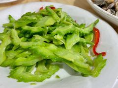 炒苦瓜-煲来饱去冷水鱼