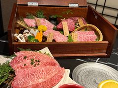 -山川小町·极番烧肉(新地假日广场店)