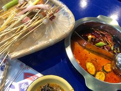 -马路边边串串香(苗栗路店)
