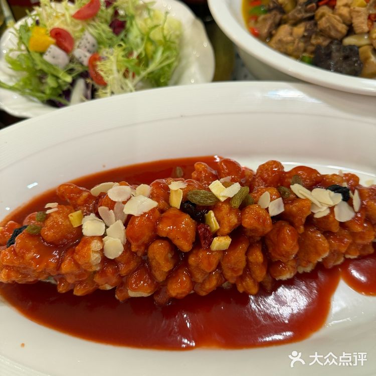 吃个饭还能看新疆小姐姐跳舞，这牌面十足‼️