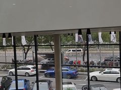 -上海宝信宝马4S店