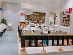 -钟书阁(群光广场店)