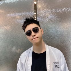 -BULB STUDIO 巴柏明星发型工作室