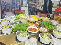 自助取餐区-华强阁菊花宴自助火锅店