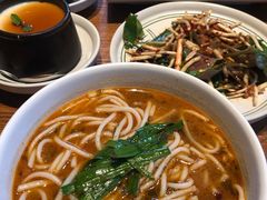 -云海肴·汽锅鸡·云南菜(天山百盛优客店)