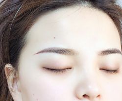 -一个差评成就的纹眉店