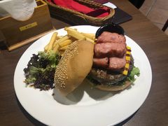 -拉亚汉堡经典餐厅(商城路店)