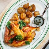 淮海路「大都会风」融合西餐，在《繁花》同款影院！