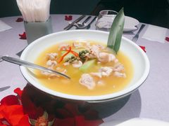 鲜花椒泡菜煮牛蛙-梧桐