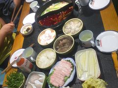 -两三事小郡肝串串香火锅(桂庙店)