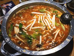 -野山舂·贵州现舂酸汤火锅(鸿通城店)