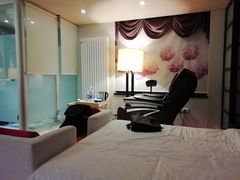 -喜鹊愉家酒店(郑州曼哈顿博览中心地铁站店)