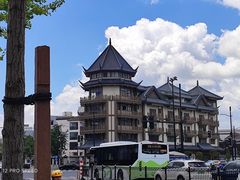 -龙华寺