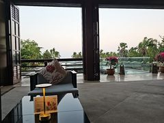 -亚龙湾喜来登·美景台大堂吧