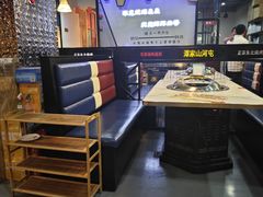 -哈尔滨烧烤·山河村铁锅炖(交大店)