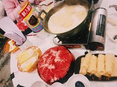 -鲜入围煮花胶鸡海鲜火锅