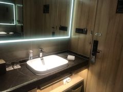 -杭州西湖湖滨银泰亚朵酒店