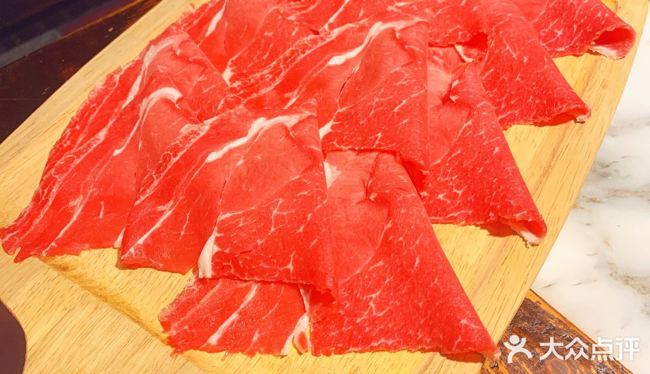 边涮肉边喝汤的火锅店