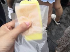 -詹爷爷乌节路街头冰淇淋