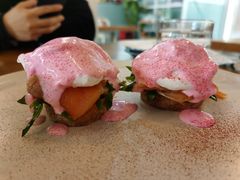 粉粉的班尼迪克蛋-CHILLAX轻乐时(侨建·Hi City店)