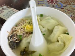 -笑来喜馄饨小笼工坊(通扬路店)