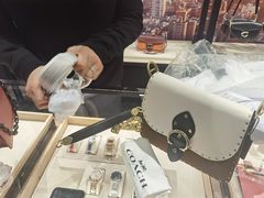 西安门店-COACH蔻驰(德基广场店)