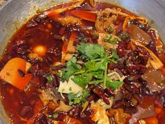 -川流不息·地道川菜·小龙虾(松东路店)